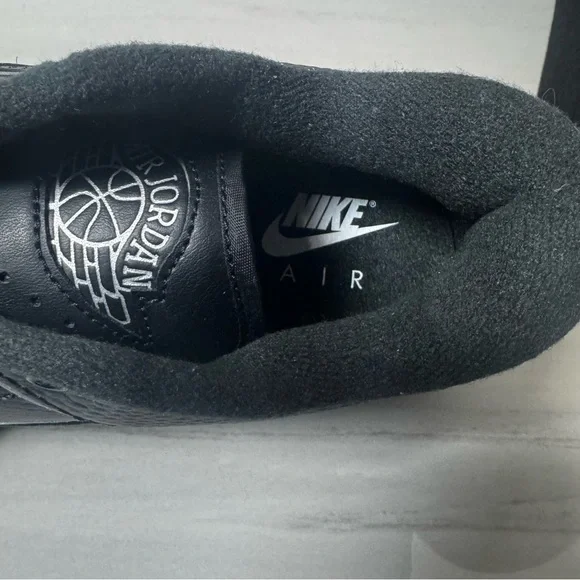 Nike Black Athletic Shoes Jordan 2 lows